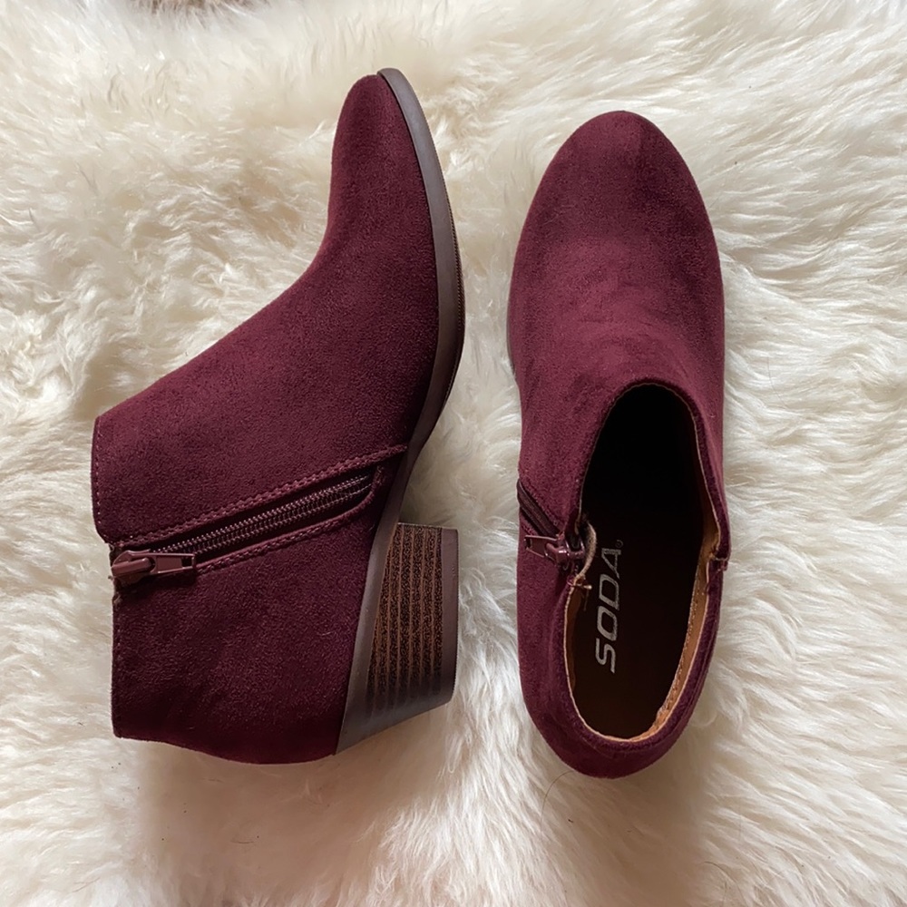 Soda Cranberry Ankle Booties 🎄
